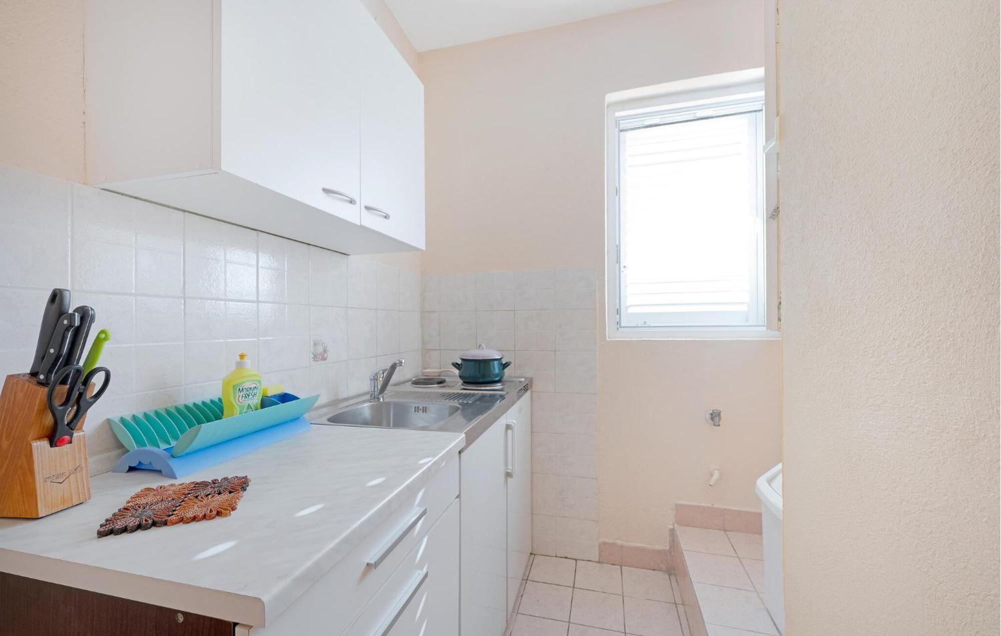 1 Bedroom Stunning Apartment In Primosten Ngoại thất bức ảnh