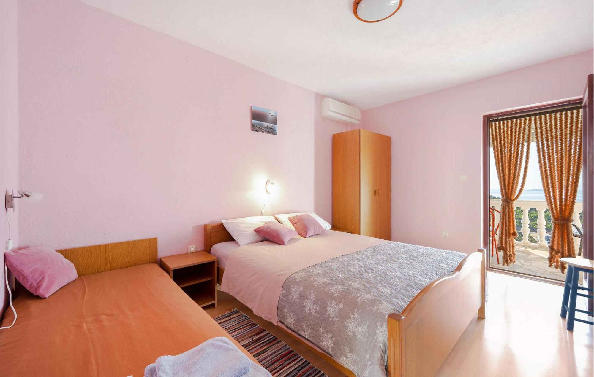 1 Bedroom Stunning Apartment In Primosten Ngoại thất bức ảnh